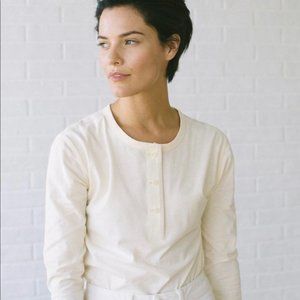 Tradlands Sawyer Henley Size Medium in Shell